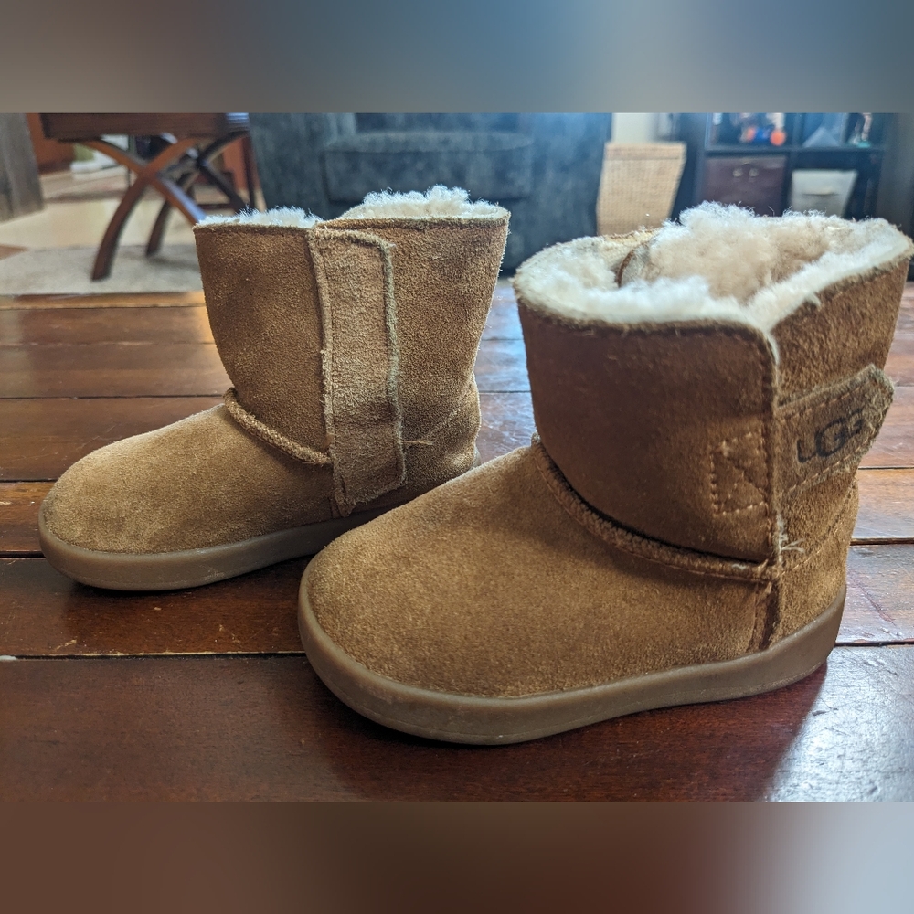 Ugg Boots - Toddler Size 4/5